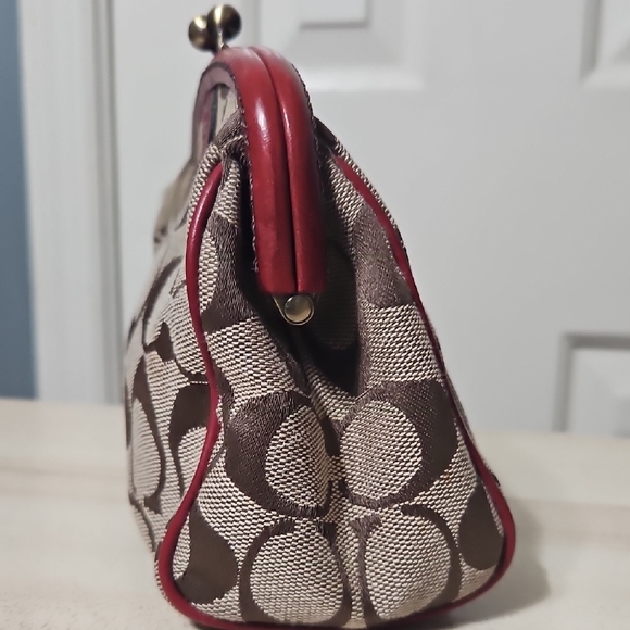 Coach EUC Legacy Lining Kisslock Clutch/wrislet - Picture 3 of 9